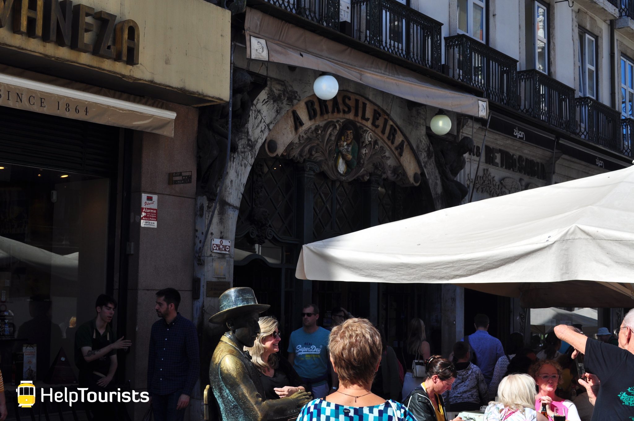 Lissabon Viertel Chiado Café Terrasse