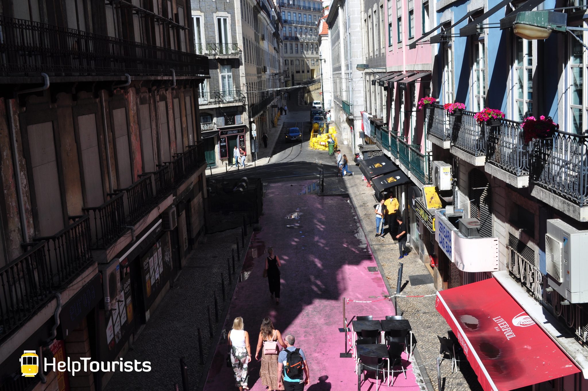 Lissabon Viertel Nachtleben und Ausgehen rosa Straße