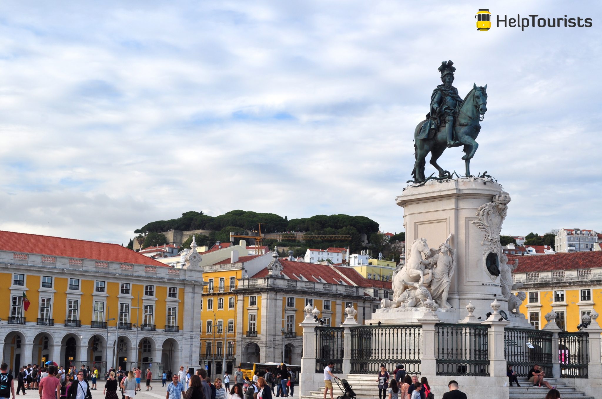 Lisbonne place du commerce maisons